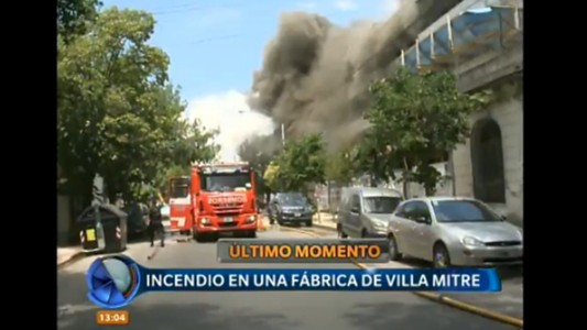 Incendio en una fábrica de Villa Mitre