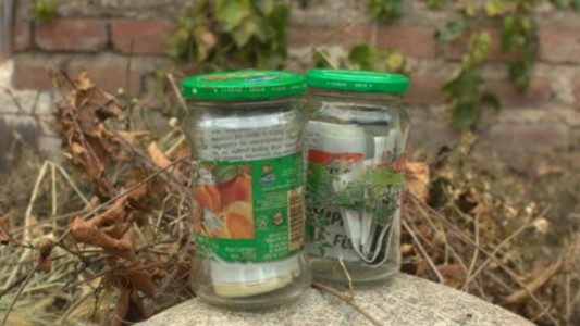 Encontraron nueve mil dólares enterrados en el patio y los devolvieron