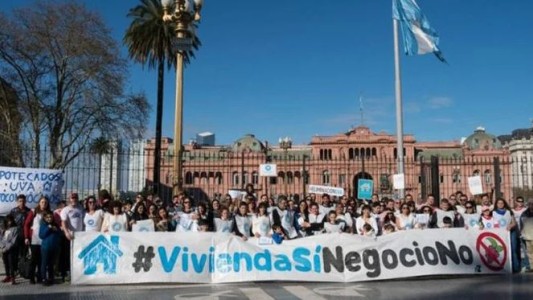 Se movilizan los deudores UVA: "Estamos sobreendeudados; queremos hipotecas justas"