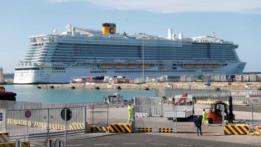 Coronavirus: prohiben el desembarco de un crucero con 6 mil pasajeros cerca de Roma