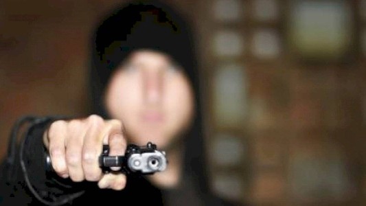 Joven rapero contrató a un sicario para matar a su madre y cobrar la herencia