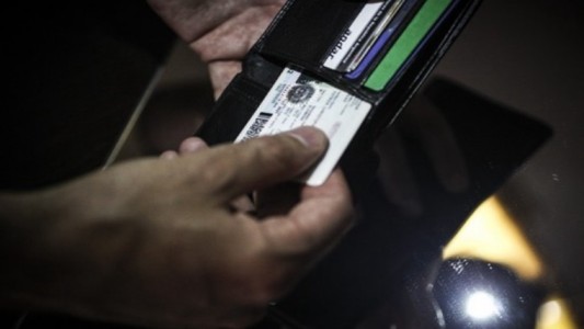 Críticas al fallo judicial que permite a la Policía pedir documentos en la vía pública