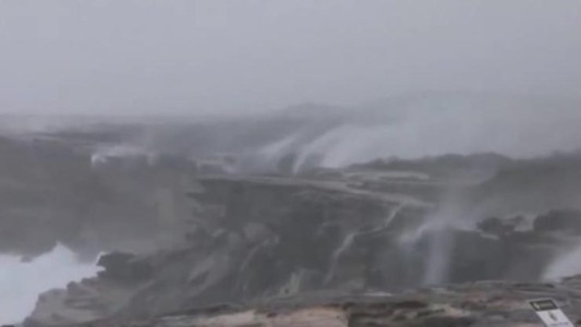 Video: las misteriosas "cataratas invertidas" de Australia