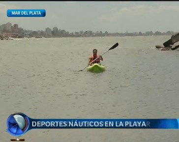 Deportes naúticos en la playa