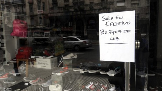 Ola de calor: hay más de 750.000 usuarios sin luz en el área metropolitana