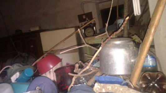 Rescataron a un anciano atrapado por su propia basura y encontraron una fortuna