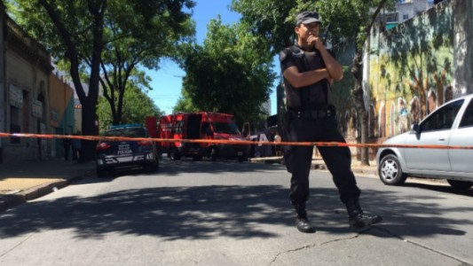 Encontraron a un hombre muerto en un auto en el Parque Chacabuco