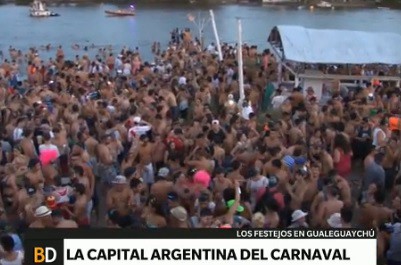 Gualeguaychú festeja el carnaval en sus calles de día y de noche