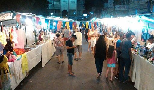 "La noche de las ferias": mujeres promueven economía alternativa autogestiva en La Plata