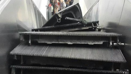 Cayó una escalera mecánica del subte