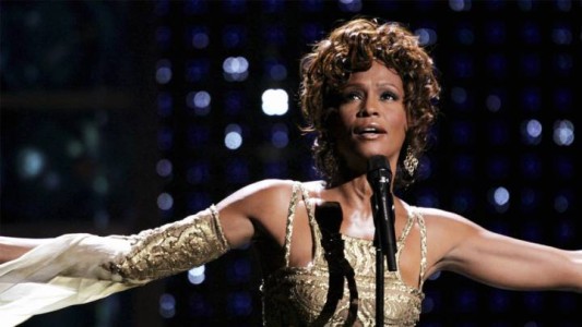 Whitney Houston murió hace 8 años, pero su holograma salió de gira