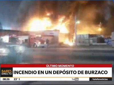 Fuerte incendio en una fábrica de aceites en Burzaco