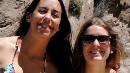 Ecuador: aseguran que las jóvenes mendocinas fueron vistas con dos hombres la noche del crimen