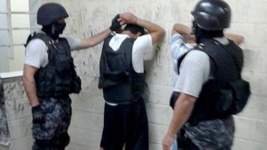 Apuñalaron a uno de los líderes de la banda narco "Los Monos"