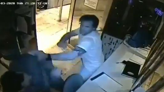 Ordenaron la detención del hombre que le dio una paliza a un vigilador tras quebrar la cuarentena