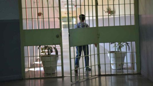 Coronavirus: la Justicia suspendió las salidas transitorias de presos