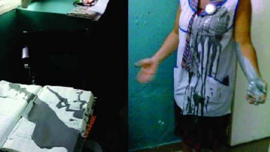 Alumno volvió con el guardapolvos manchado y su madre le tiró pintura a la docente