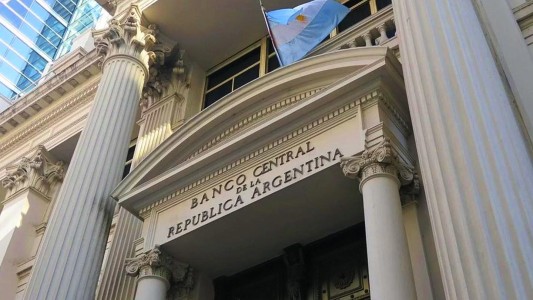 El jueves se reactiva el clearing bancario, dispuso el BCRA
