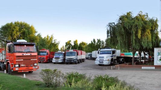Facilitan red de estaciones de servicio de YPF para el descanso e higiene de camioneros