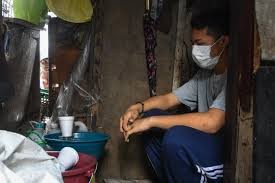 Los castigos a los que violan la cuarentena en Filipinas: jaulas de perros o expuestos al sol