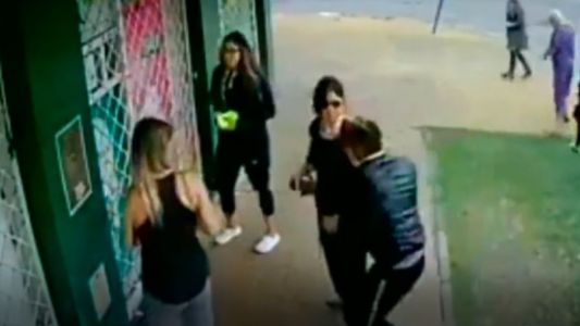 Asaltaron a los clientes que hacían fila en una farmacia