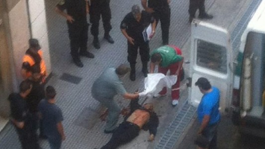 Un ex militar mató a un hombre en un feroz tiroteo en el microcentro