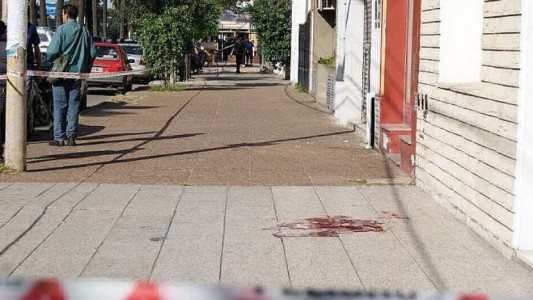 Un hombre mató a puñaladas a su pareja en pleno centro de Luján y luego se quitó la vida