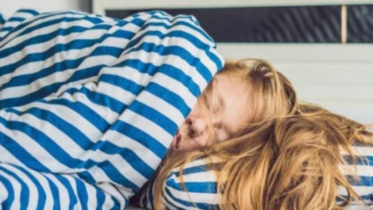 Cuarentena: especialistas aconsejan dormir más para fortalecer el sistema inmunológico