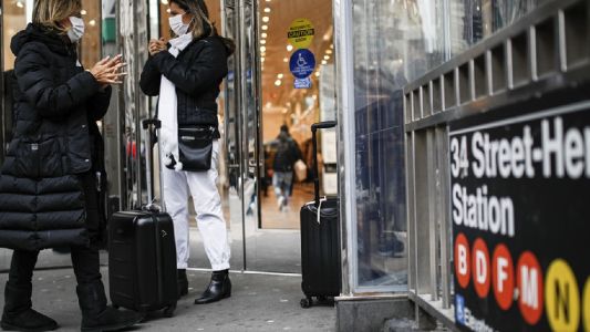 Estados Unidos recomienda a sus ciudadanos taparse la cara en la calle