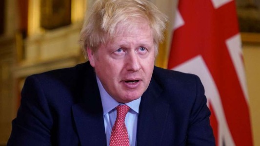 Boris Johnson se encuentra estable y no tiene neumonía