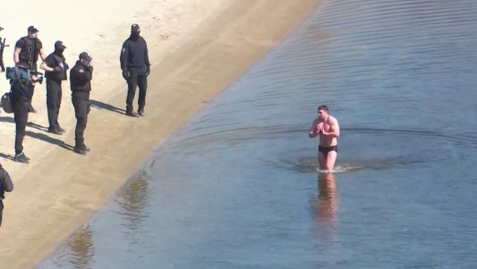 Coronavirus: Preso por ir a nadar en plena cuarentena