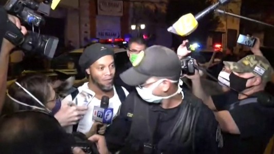 Ronaldinho: Así llegaba al lujoso hotel de su prisión domiciliaria