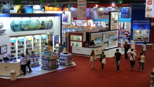 La Feria del Libro prepara homenajes, un espacio para "booktubers" y 2.500 stands
