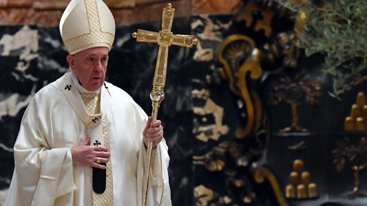 El Papa homenajeó a curas que murieron consolando a enfermos de coronavirus