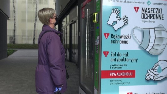 Coronavirus: Máquina expendedora de barbijos