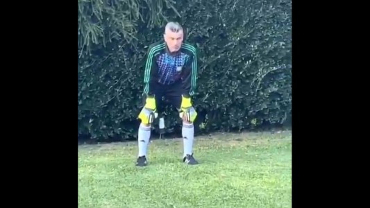 Goyco celebró el Día del Arquero recreando el "siamo fuori"