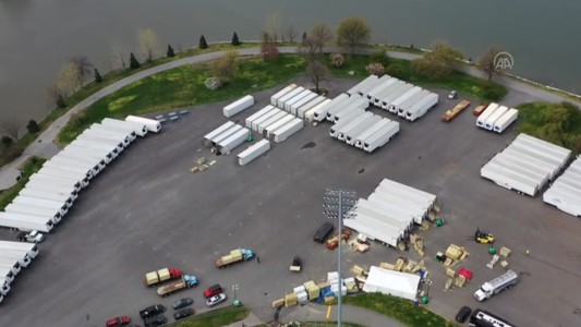 Coronavirus: Los camiones refrigerantes usados como morgues en Nueva York