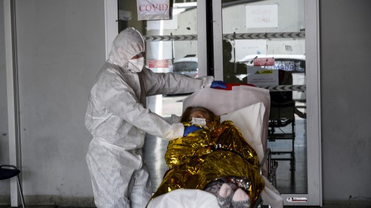 Coronavirus en Francia: ya son más de 17.000 muertos, pero disminuye el número de hospitalizados