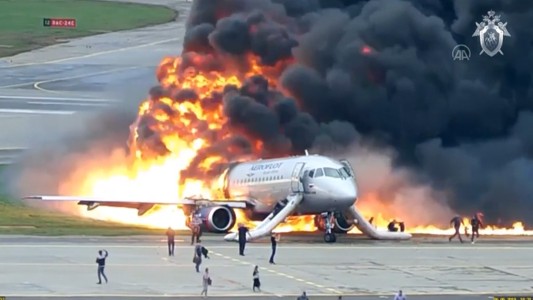Impresionante video del trágico aterrizaje de un avión en llamas