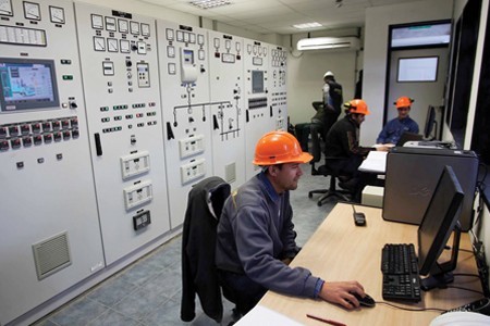 Autorizan a las empresas a pagar el 25% de las facturas de luz y a grandes usuarios el 50%