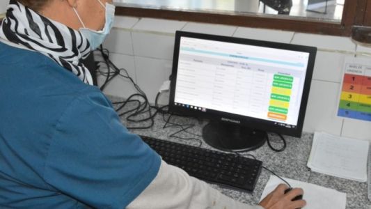 Embarazada cruzaba a pie un puente y fue auxiliada al tener contracciones