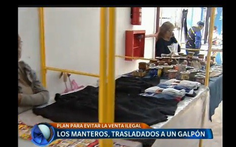 Así es el galpón para los manteros en Once