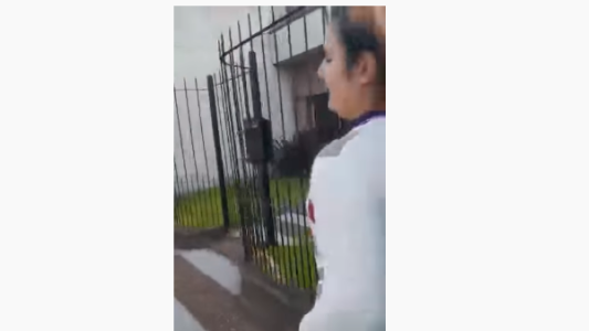 Video documento: violó la cuarentena y le tiró gas pimienta al policía que intentó detenerla