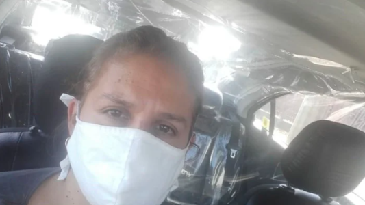 Los taxistas solidarios que trasladan pacientes con coronavirus