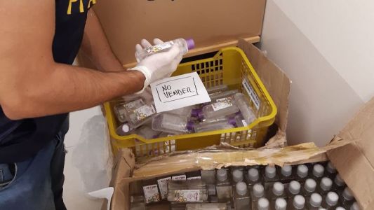 Desbaratan banda que vendía alcohol en gel trucho