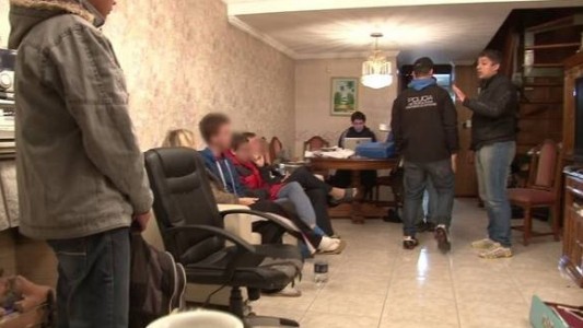 Drones, cortes de luz y acceso a servidores: así fue el operativo para dar con un hacker que alteraba notas de la UADE