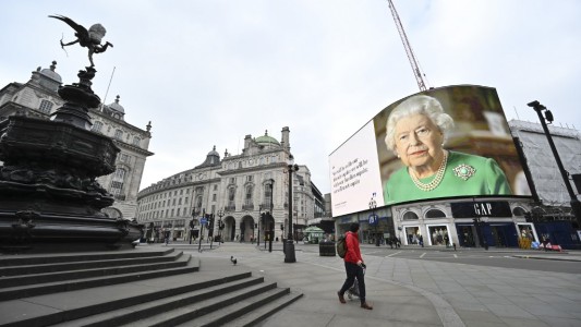 Coronavirus: tras empezar a contar muertos en geriátricos, Reino Unido supera a España en fallecidos