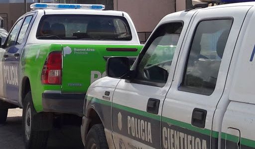 La Plata: encapuchados irrumpieron en una casa, mataron a un joven, robaron ropa y escaparon