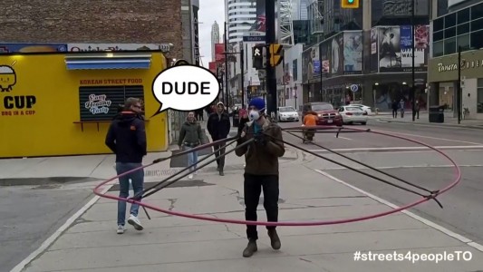 Coronavirus: La distancia social, imposible en las veredas