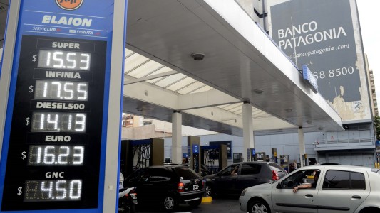 Las ventas de combustibles cayeron 28 por ciento luego del último aumento